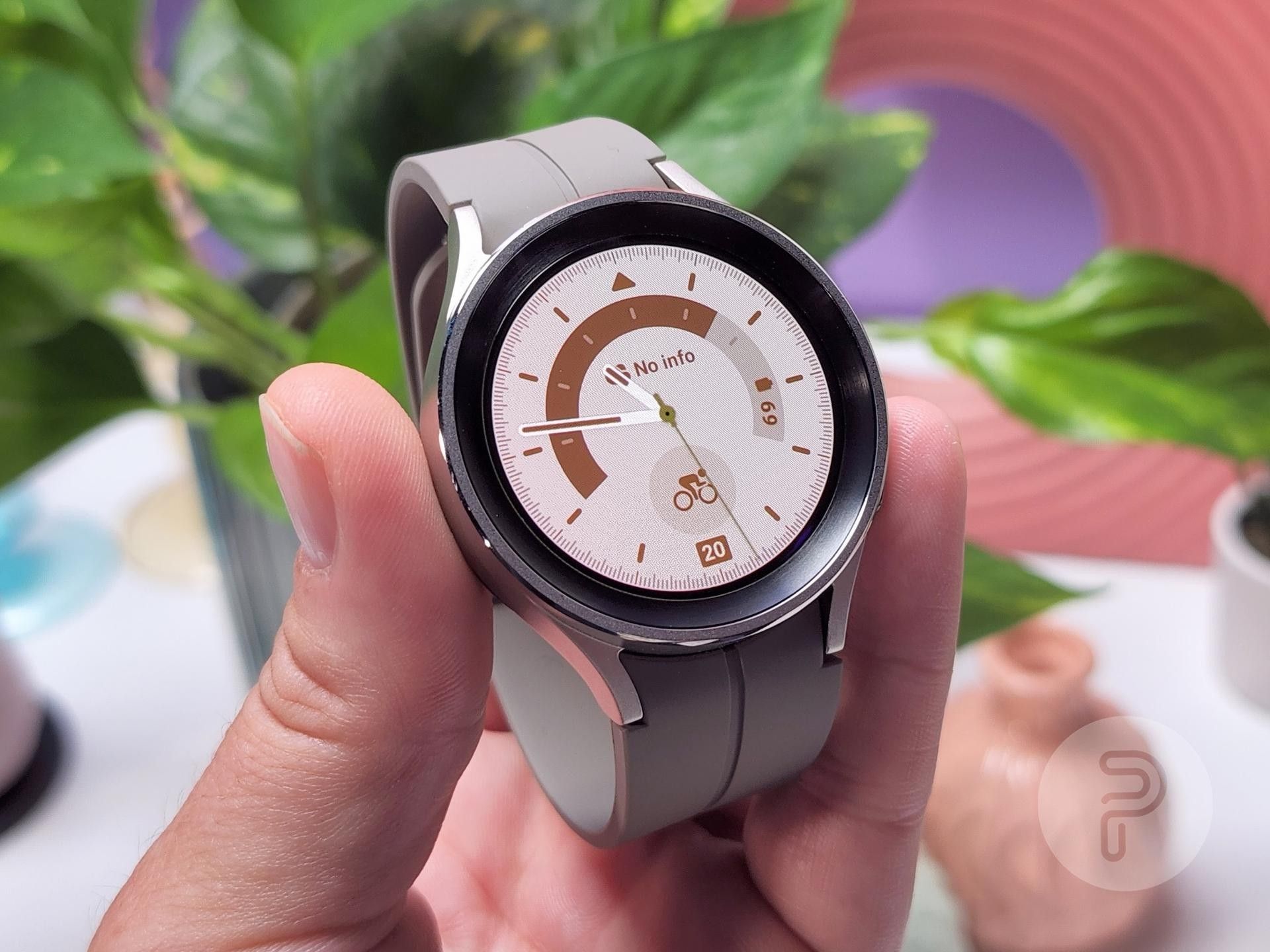 galaxy watch 5 pro with pixel phone